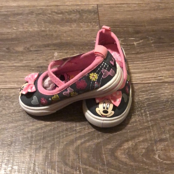 Little girls Minnie Mouse Shoes - Picture 2 of 3